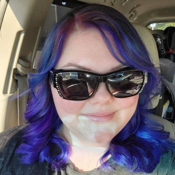 Meet your Posher, Ashley - Picture 1 of 1